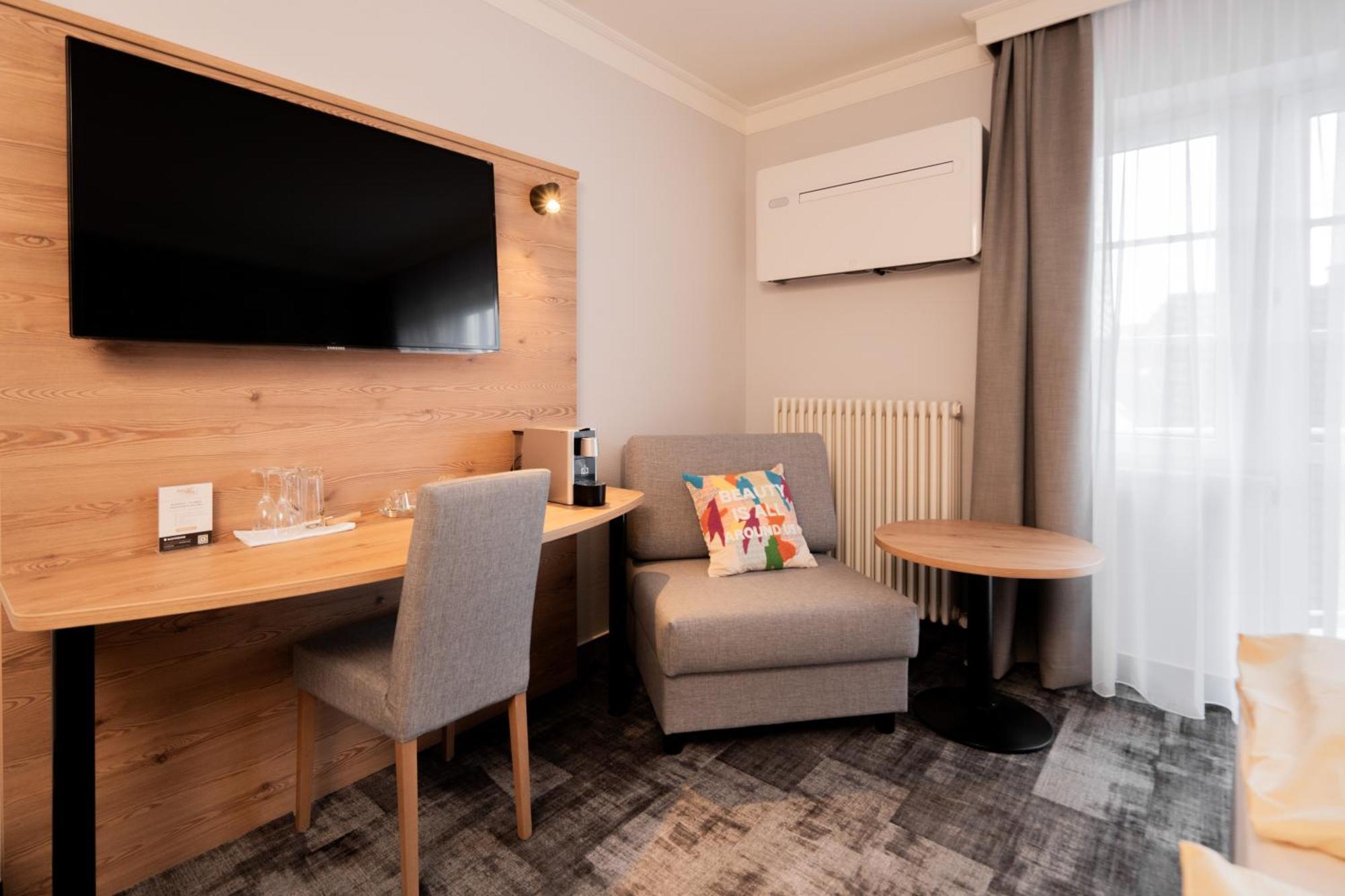 Hotel Adler - Paulas Alb Ехинген Стая снимка